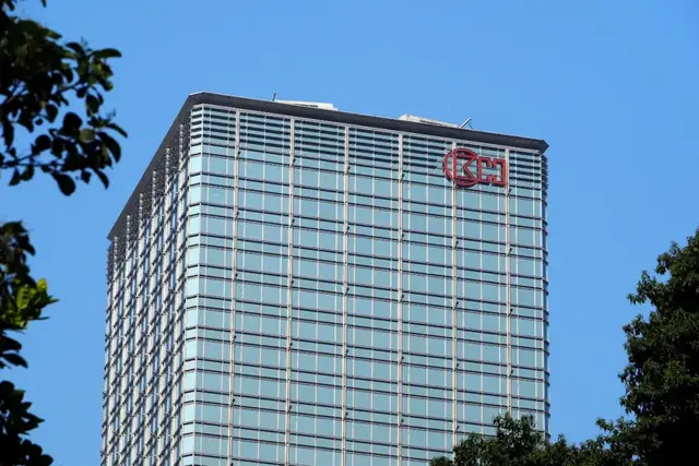 霍建宁打辅助，李嘉诚家族攒下1600亿现金
